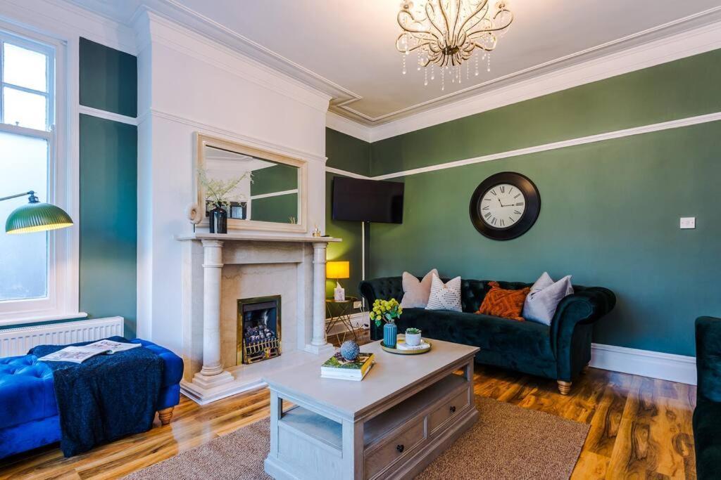 Huge House In Leeds 6Br Sleeps13 By Purestay Short Lets Meanwood エクステリア 写真