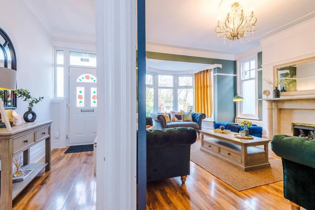 Huge House In Leeds 6Br Sleeps13 By Purestay Short Lets Meanwood エクステリア 写真