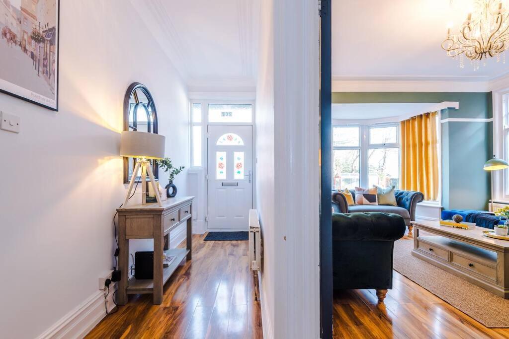 Huge House In Leeds 6Br Sleeps13 By Purestay Short Lets Meanwood エクステリア 写真